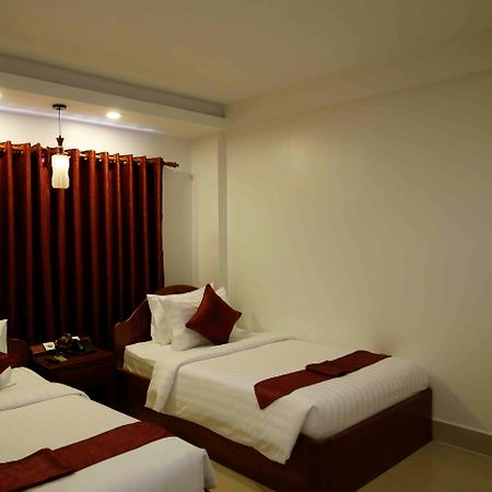 Holy Angkor Hotel シェムリアップ エクステリア 写真