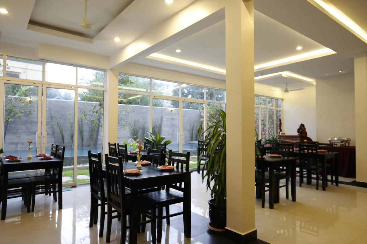 Holy Angkor Hotel シェムリアップ エクステリア 写真