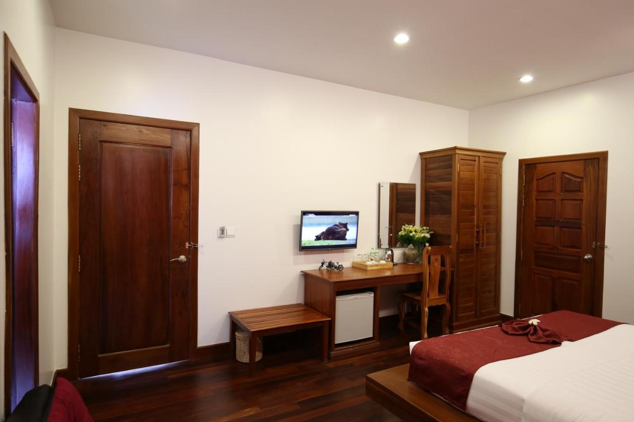 Holy Angkor Hotel シェムリアップ エクステリア 写真