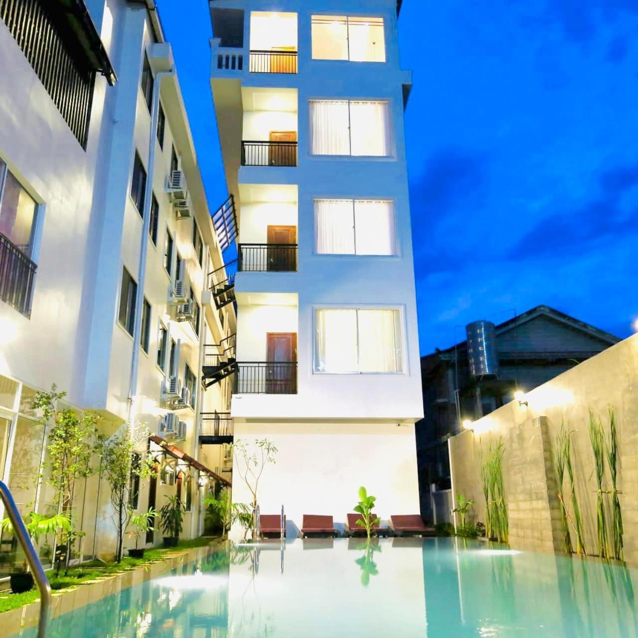 Holy Angkor Hotel シェムリアップ エクステリア 写真