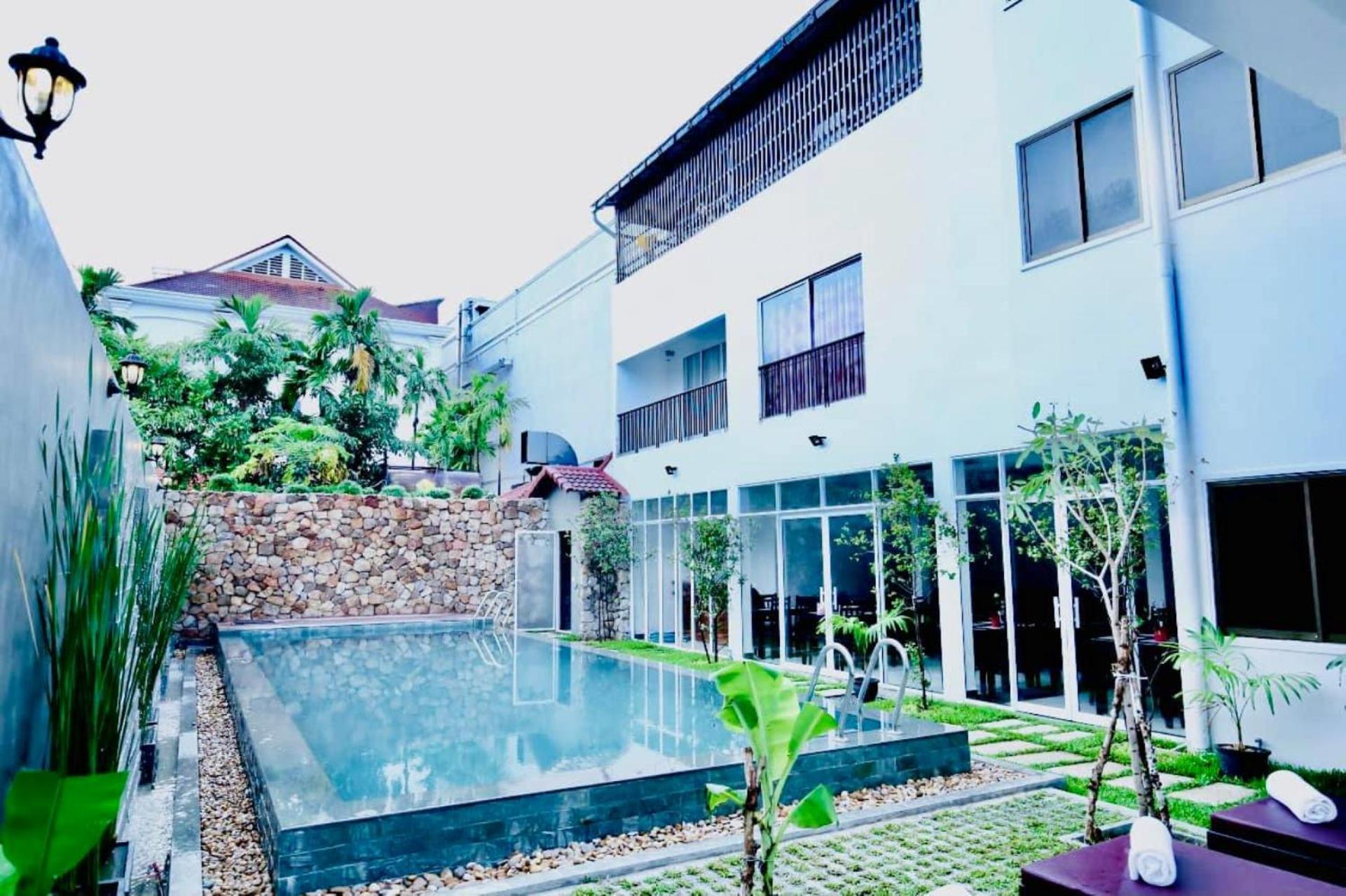 Holy Angkor Hotel シェムリアップ エクステリア 写真