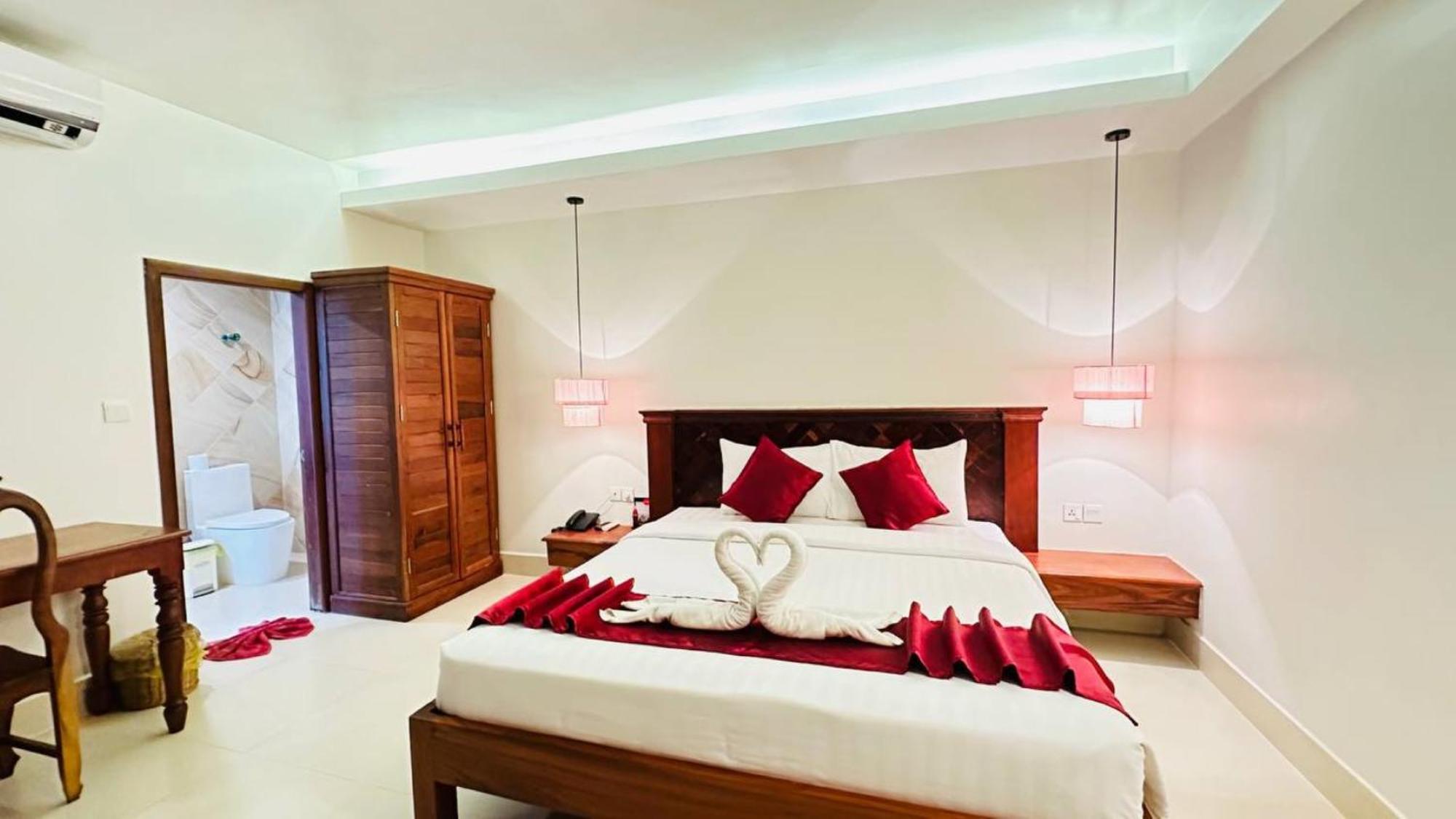 Holy Angkor Hotel シェムリアップ エクステリア 写真