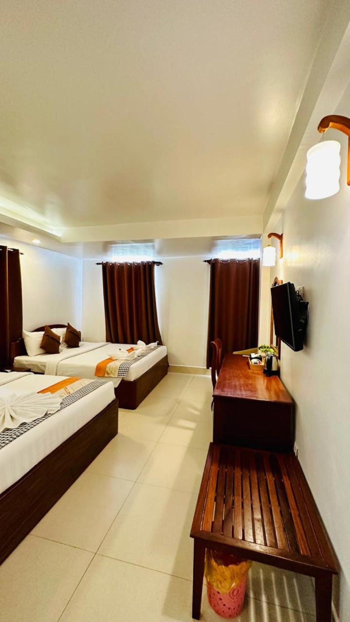 Holy Angkor Hotel シェムリアップ エクステリア 写真