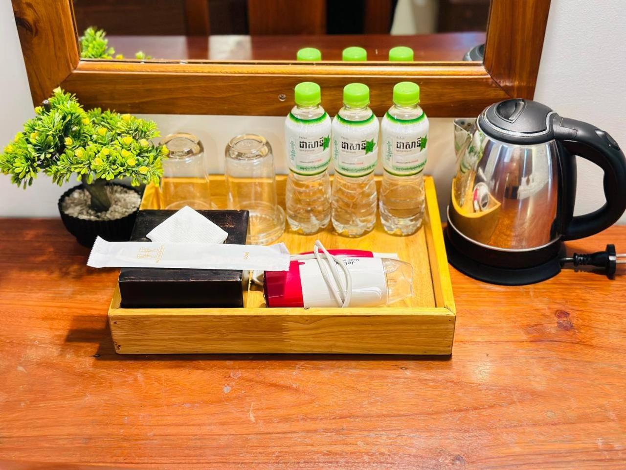 Holy Angkor Hotel シェムリアップ エクステリア 写真
