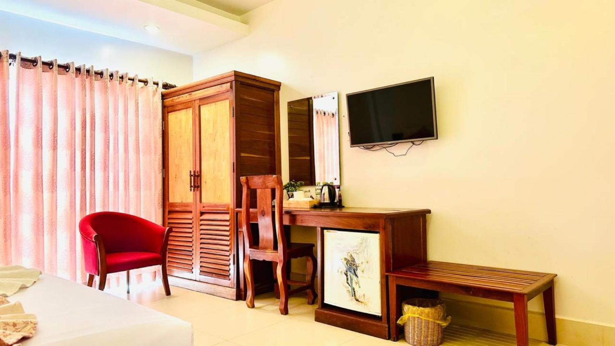 Holy Angkor Hotel シェムリアップ エクステリア 写真