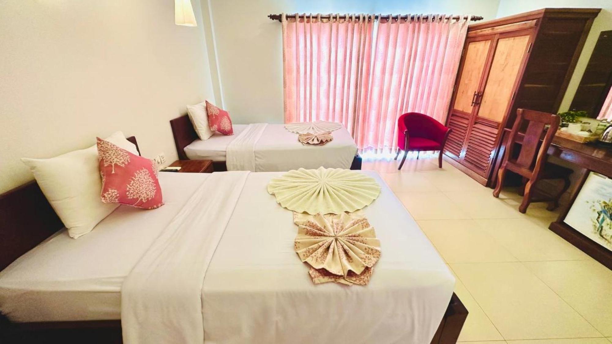 Holy Angkor Hotel シェムリアップ エクステリア 写真