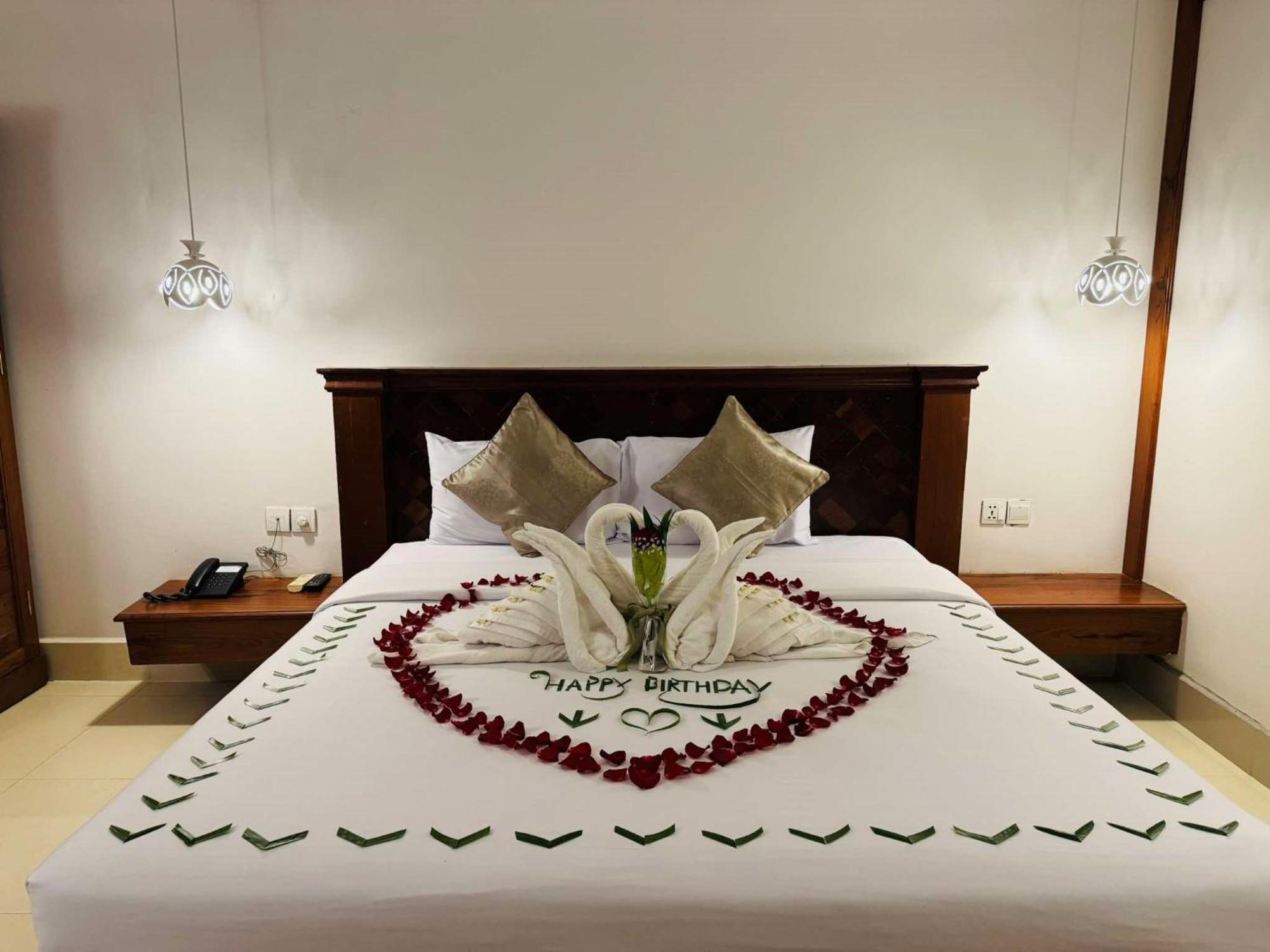 Holy Angkor Hotel シェムリアップ エクステリア 写真