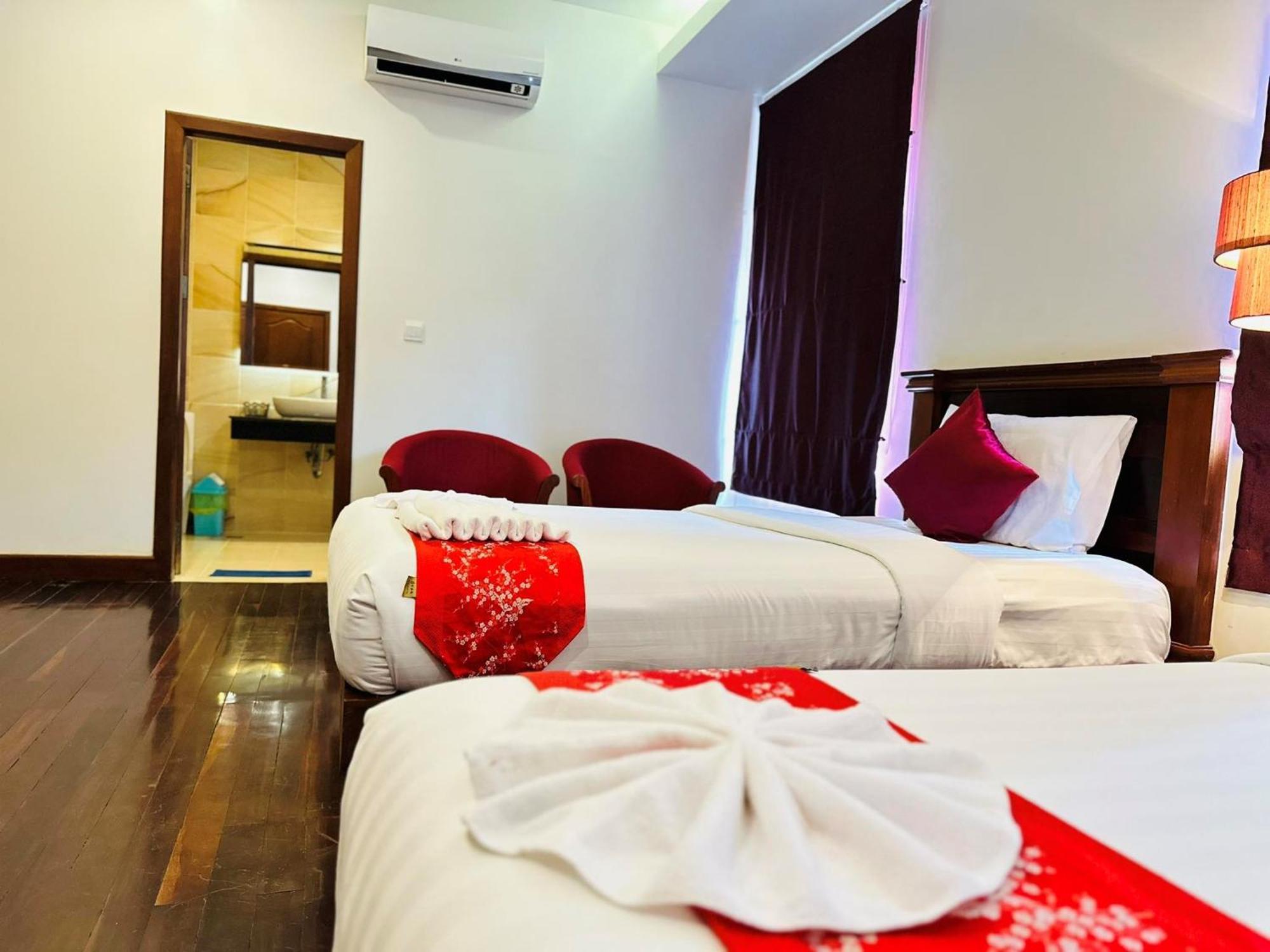 Holy Angkor Hotel シェムリアップ エクステリア 写真