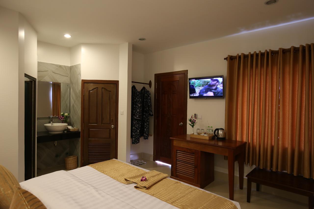 Holy Angkor Hotel シェムリアップ エクステリア 写真