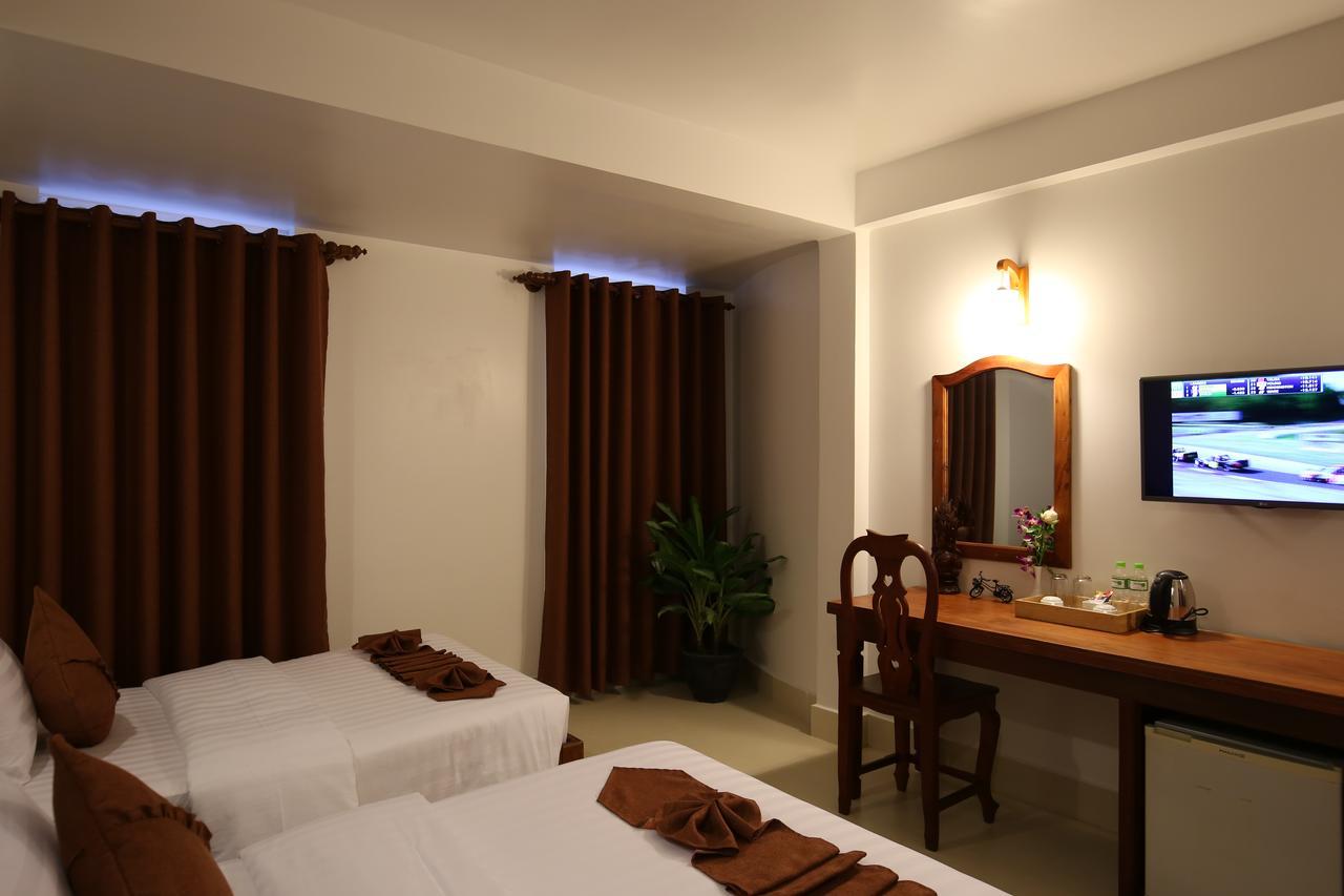 Holy Angkor Hotel シェムリアップ エクステリア 写真
