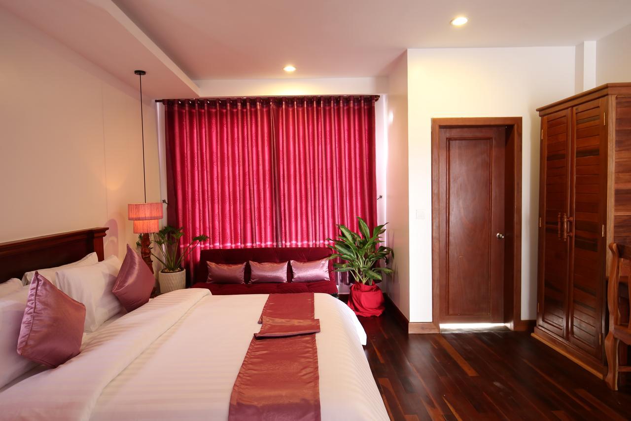 Holy Angkor Hotel シェムリアップ エクステリア 写真
