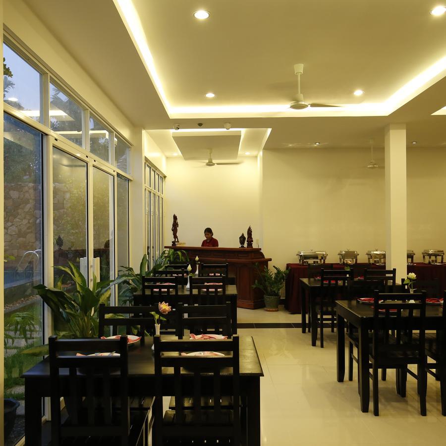Holy Angkor Hotel シェムリアップ エクステリア 写真