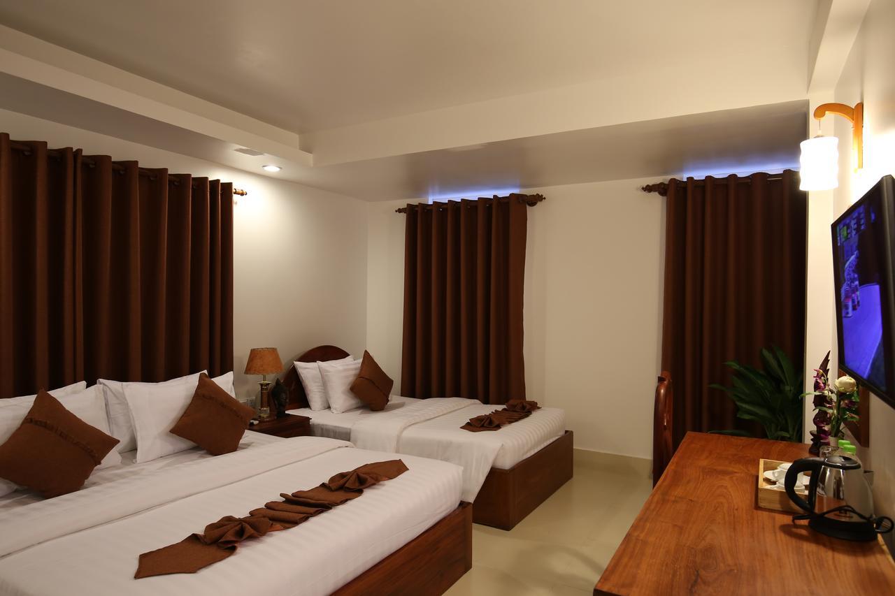Holy Angkor Hotel シェムリアップ エクステリア 写真